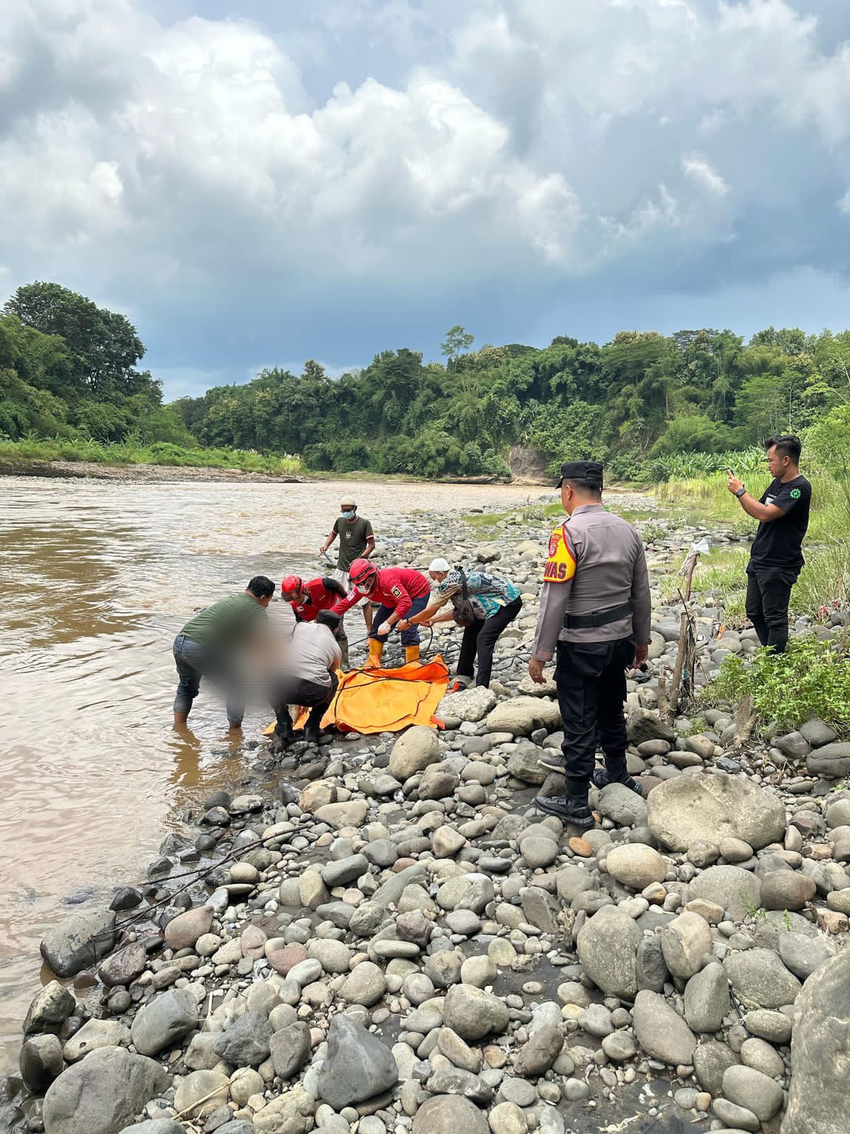 Jasad perempuan ditemukan di Sungai Code. 