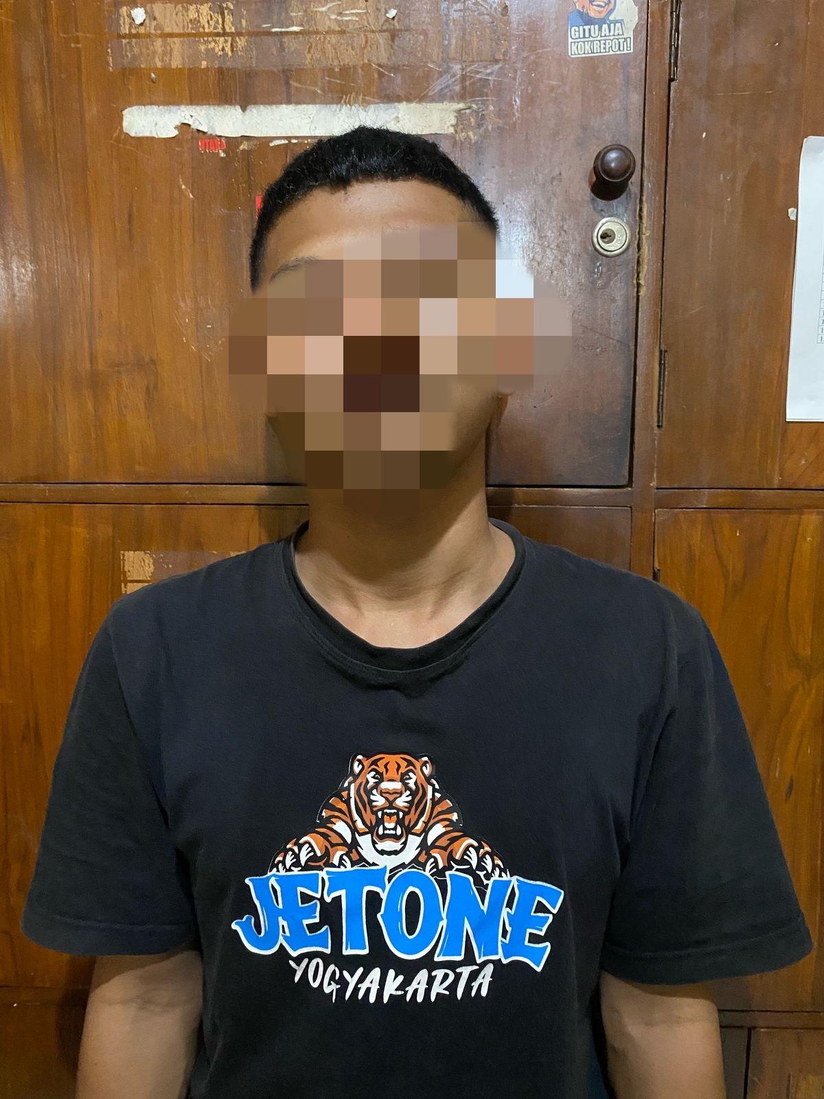 Remaja asal Timbulharjo Sewon mengaku polisi saat rampas HP. 