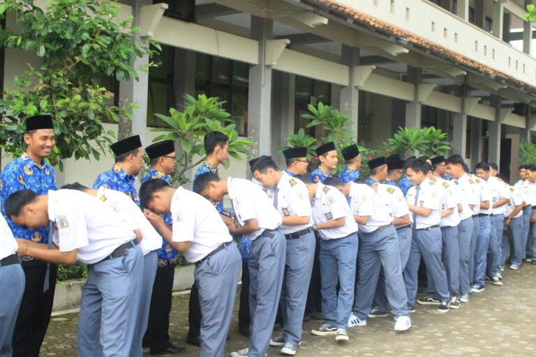 smkn-1-gantar-3qhFFPZY7jM-unsplash